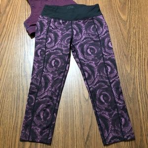 Betsy Johnson Performance Capris | Purple Floral